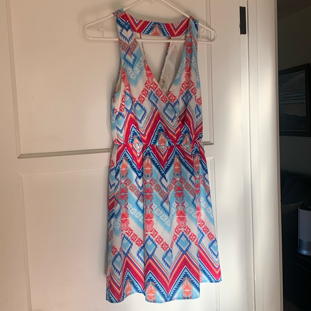 3 for $9!😎 Beach sundress flowy Aztec pattern lining size small